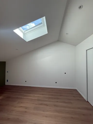 Rénovation de peinture avec bandes à joints et ponçage d’une chambre d'un appartement à Craponne, Grézieu-la-Varenne, Matière et Nuance