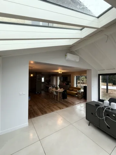 Nouvelle réalisation à Lentilly : reprise d’enduits, peintures et pose de plinthes dans un projet d’agrandissement, Grézieu-la-Varenne, Matière et Nuance