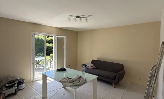 Rénovation d’une maison en plâtrerie et peinture à Orliénas, Grézieu-la-Varenne, Matière et Nuance